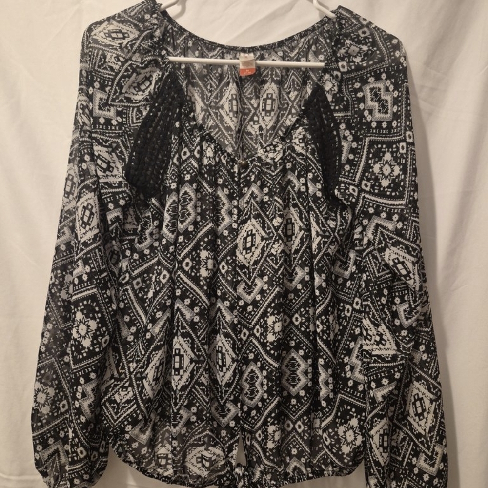 No Boundaries Monochrome Geometric Blouse